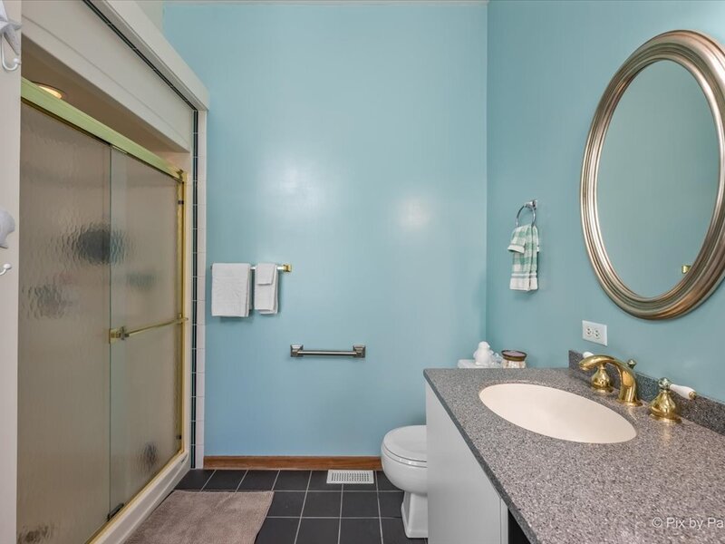 152 Jacquelyn Drive Bensenville IL 60106