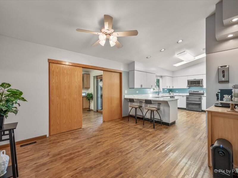 152 Jacquelyn Drive Bensenville IL 60106
