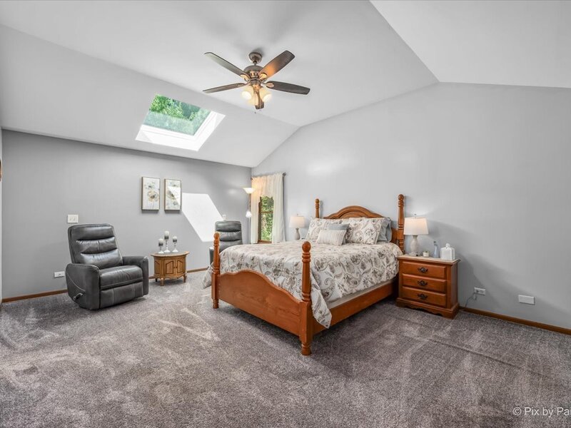 152 Jacquelyn Drive Bensenville IL 60106