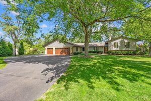 Photo of 152 Jacquelyn Drive Bensenville IL 60106