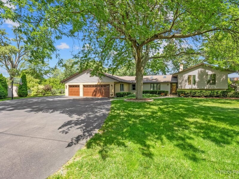 152 Jacquelyn Drive Bensenville IL 60106