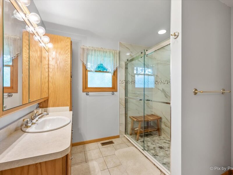 152 Jacquelyn Drive Bensenville IL 60106