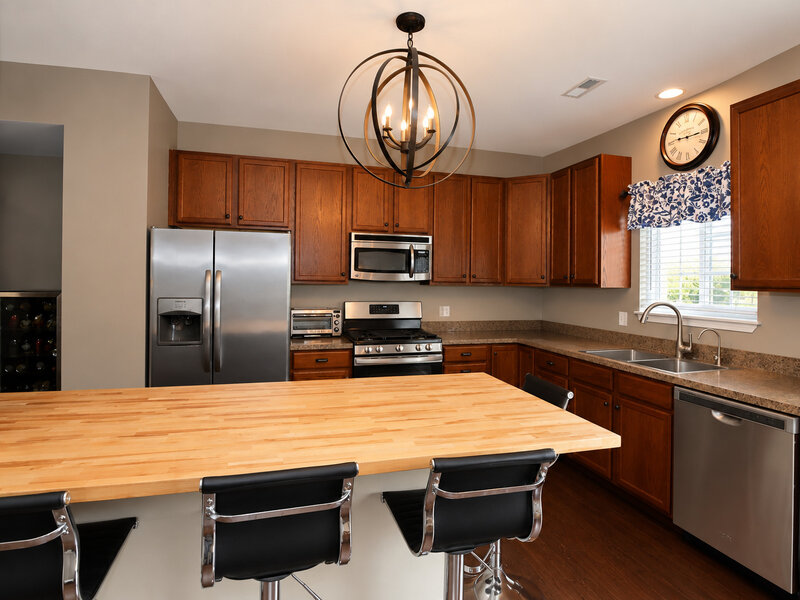142 Lakeshore Drive Oswego IL 60543