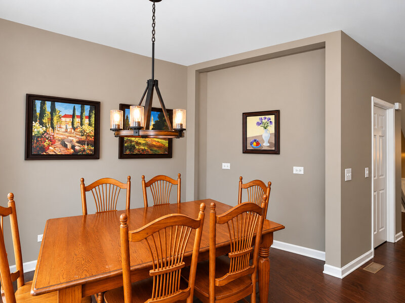 142 Lakeshore Drive Oswego IL 60543