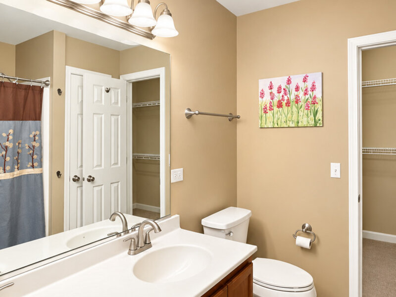 142 Lakeshore Drive Oswego IL 60543