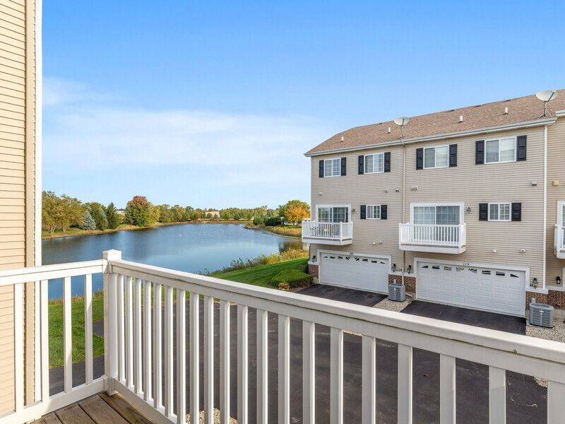 142 Lakeshore Drive Oswego IL 60543