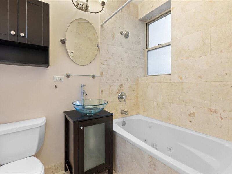 5715 N Kimball Avenue Chicago IL 60659