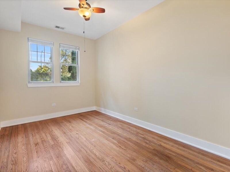 5715 N Kimball Avenue Chicago IL 60659