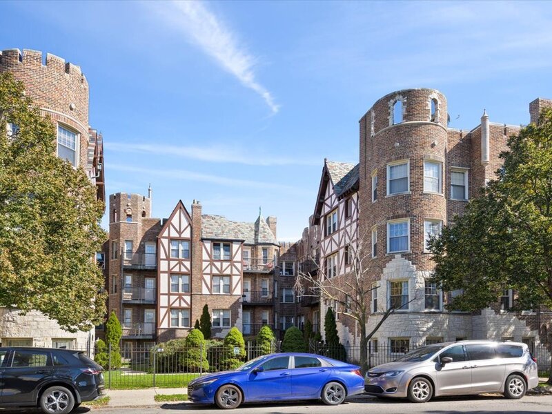 5715 N Kimball Avenue Chicago IL 60659