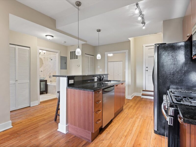 5715 N Kimball Avenue Chicago IL 60659