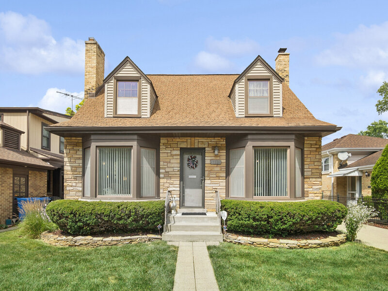 6631 N Caldwell Avenue Chicago IL 60646