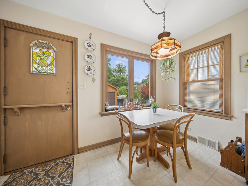 6631 N Caldwell Avenue Chicago IL 60646