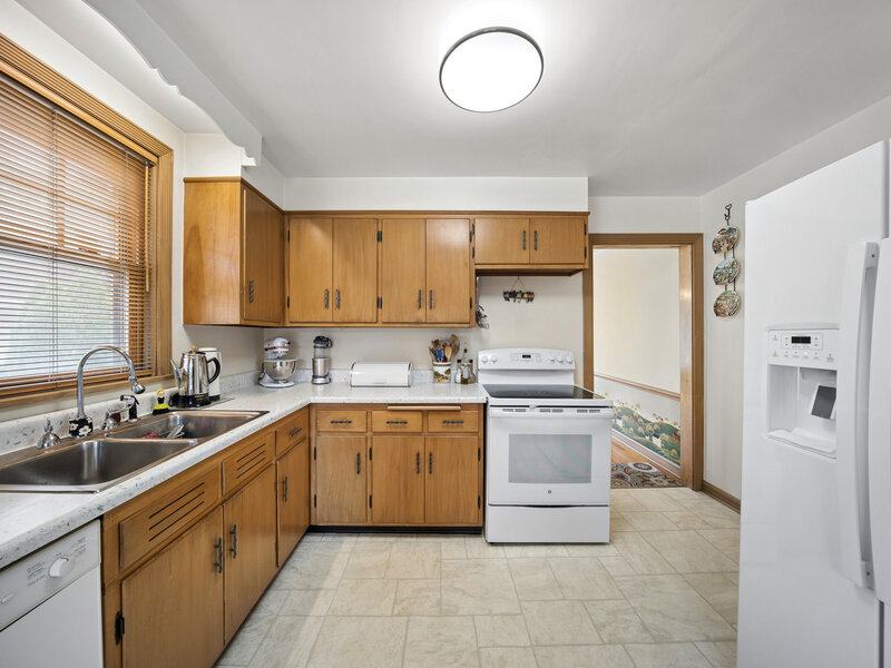 6631 N Caldwell Avenue Chicago IL 60646