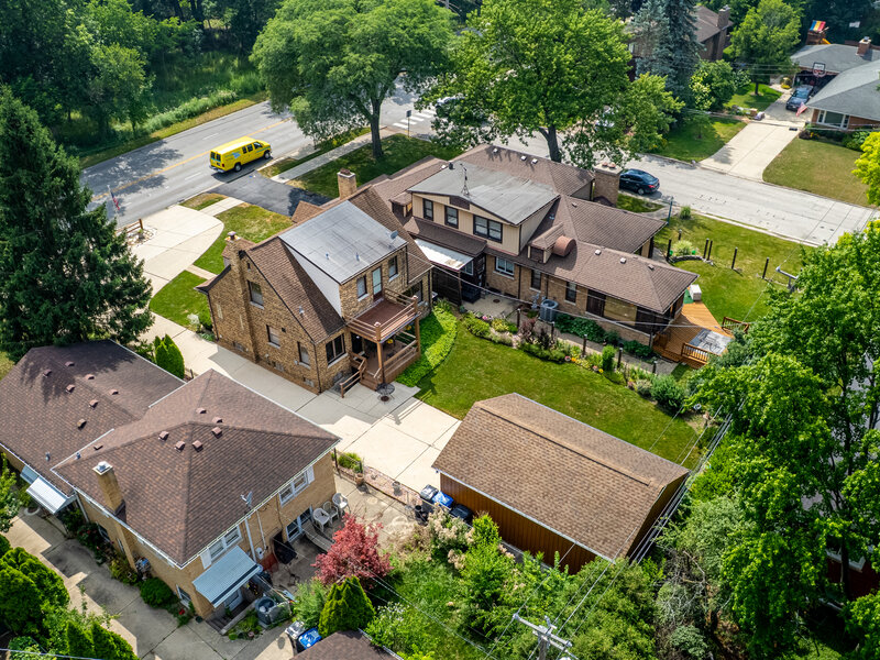 6631 N Caldwell Avenue Chicago IL 60646