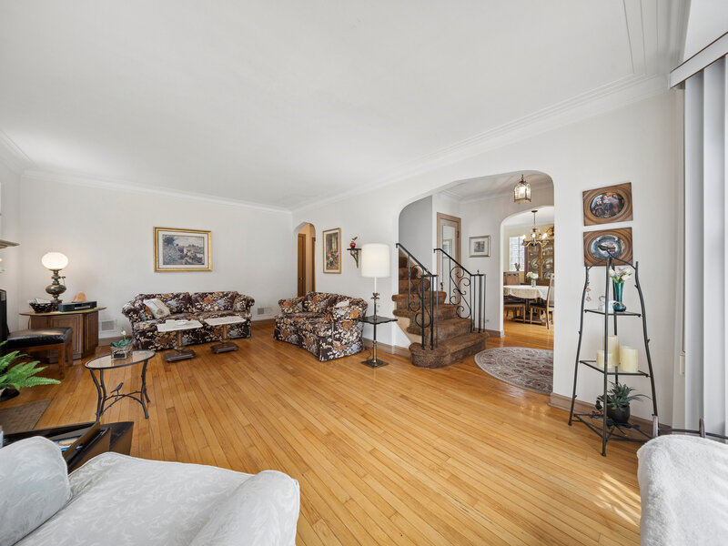 6631 N Caldwell Avenue Chicago IL 60646