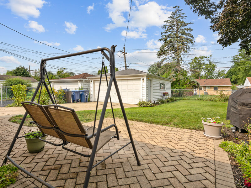952 W Grant Drive Des Plaines IL 60016