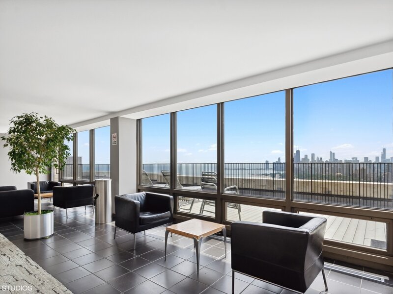 2800 N Lake Shore Drive Chicago IL 60657