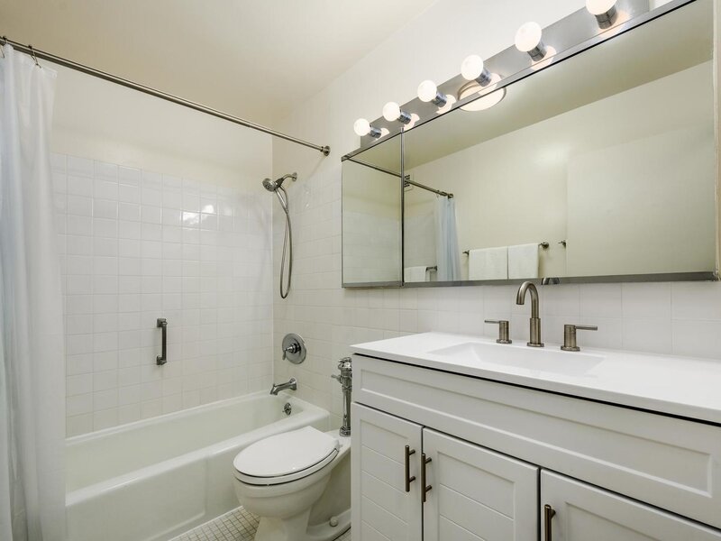 2800 N Lake Shore Drive Chicago IL 60657