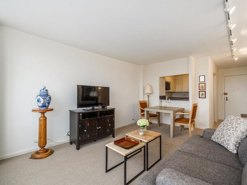 2800 N Lake Shore Drive Chicago IL 60657