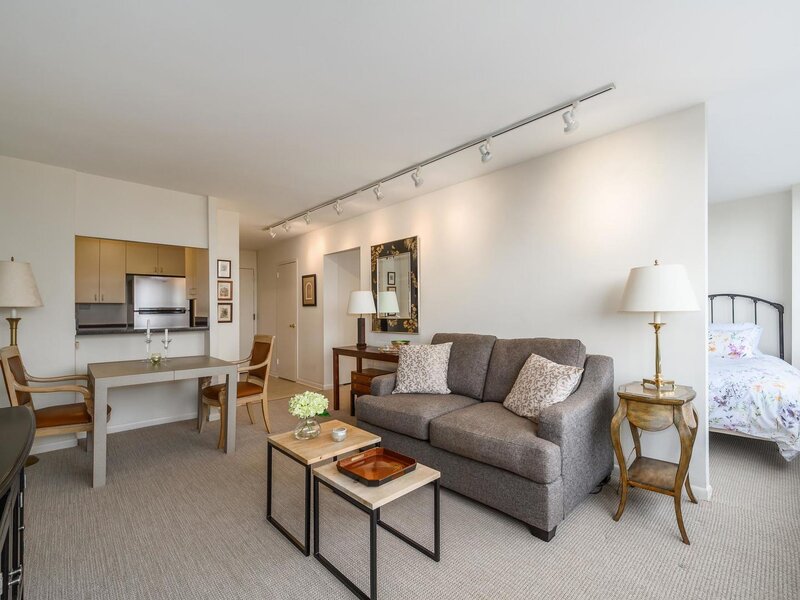 2800 N Lake Shore Drive Chicago IL 60657