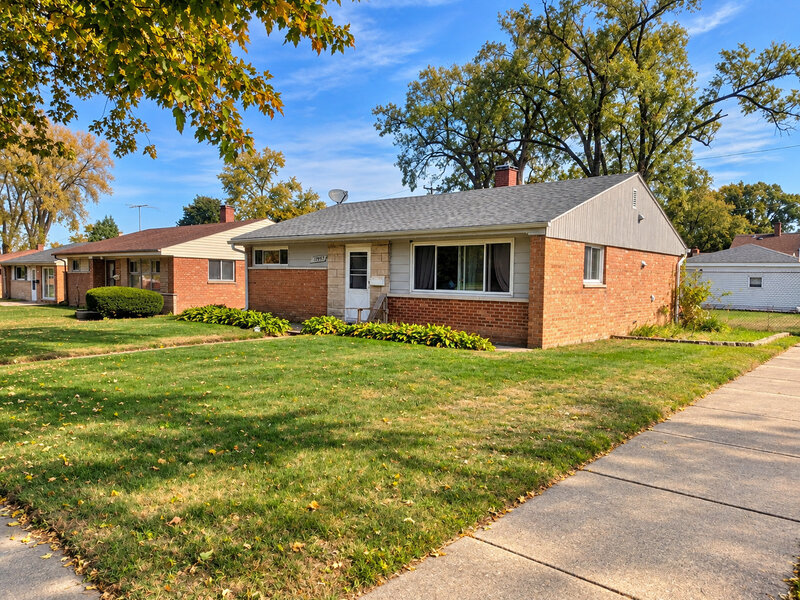 17957 Oakwood Avenue Lansing IL 60438