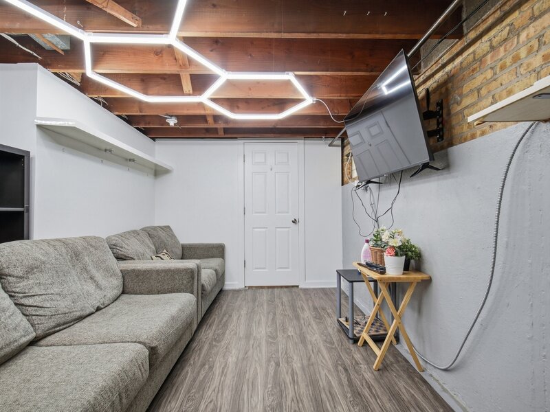 6230 W Foster Avenue Chicago IL 60630