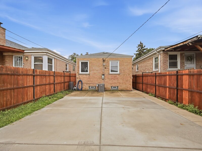 6230 W Foster Avenue Chicago IL 60630