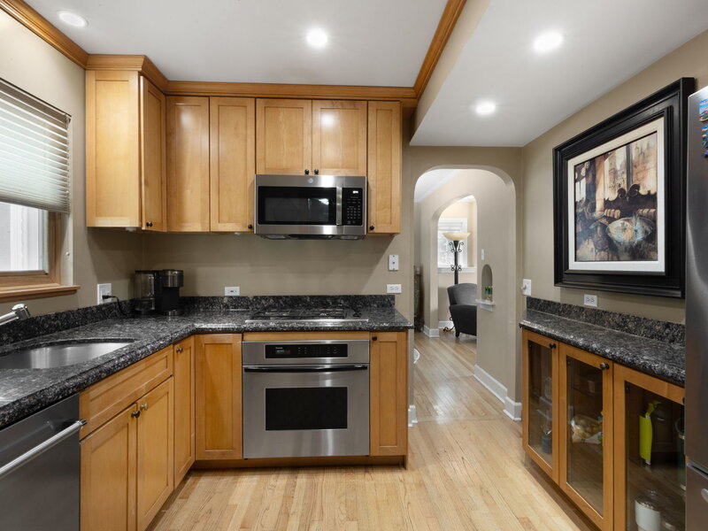 6836 N Kenton Avenue Lincolnwood IL 60712