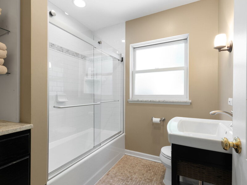 6836 N Kenton Avenue Lincolnwood IL 60712