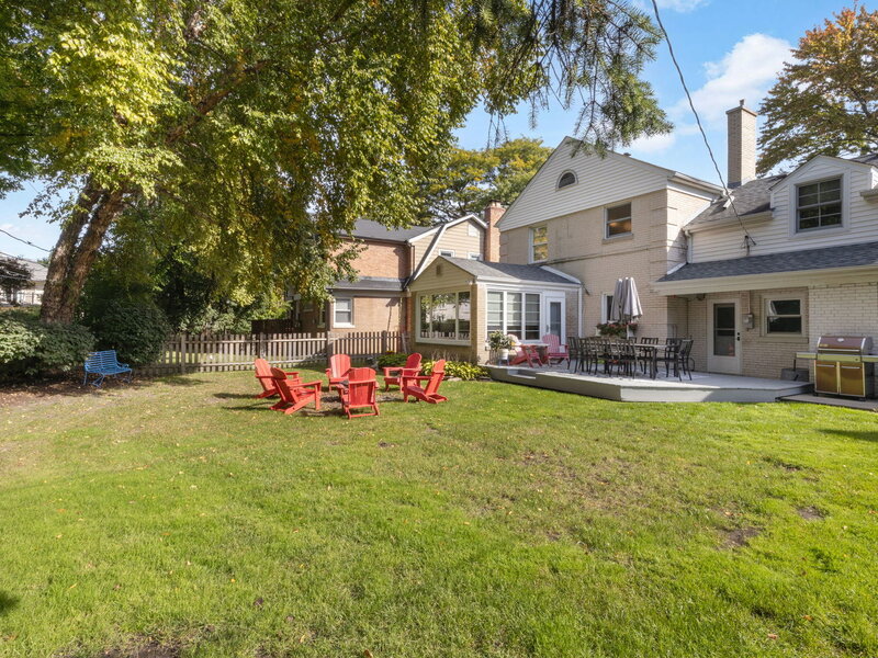6836 N Kenton Avenue Lincolnwood IL 60712