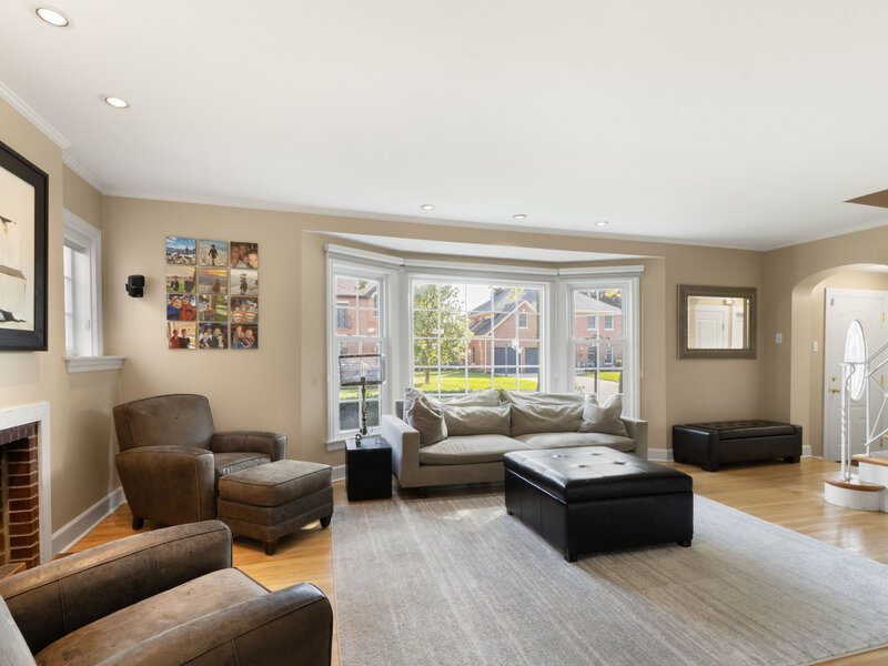 6836 N Kenton Avenue Lincolnwood IL 60712