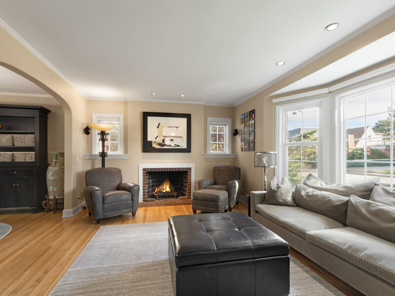 6836 N Kenton Avenue Lincolnwood IL 60712