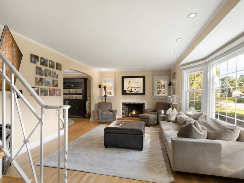 6836 N Kenton Avenue Lincolnwood IL 60712