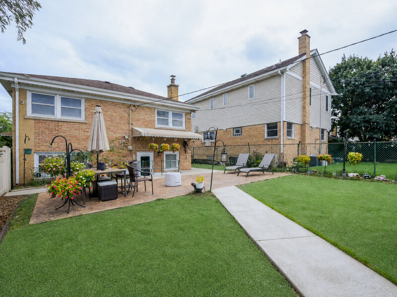 8662 N Ozark Avenue Niles IL 60714