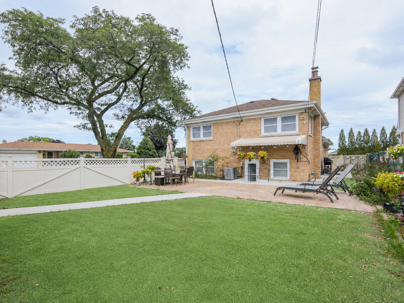 8662 N Ozark Avenue Niles IL 60714