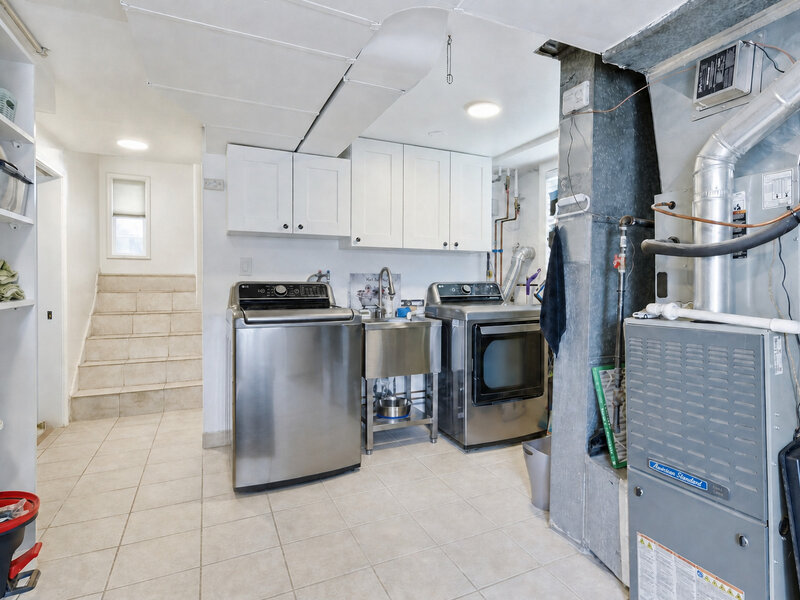 8662 N Ozark Avenue Niles IL 60714