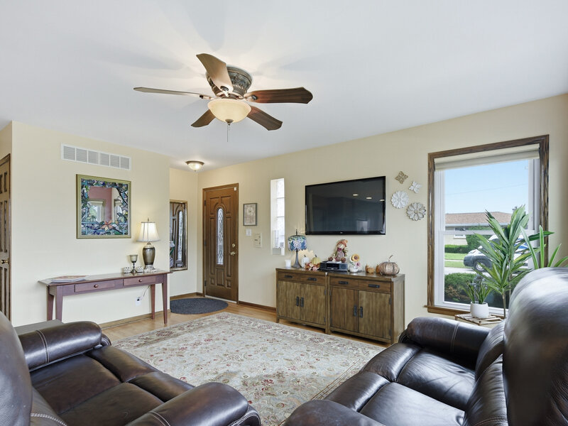 8662 N Ozark Avenue Niles IL 60714