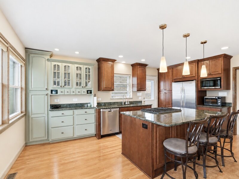 8662 N Ozark Avenue Niles IL 60714