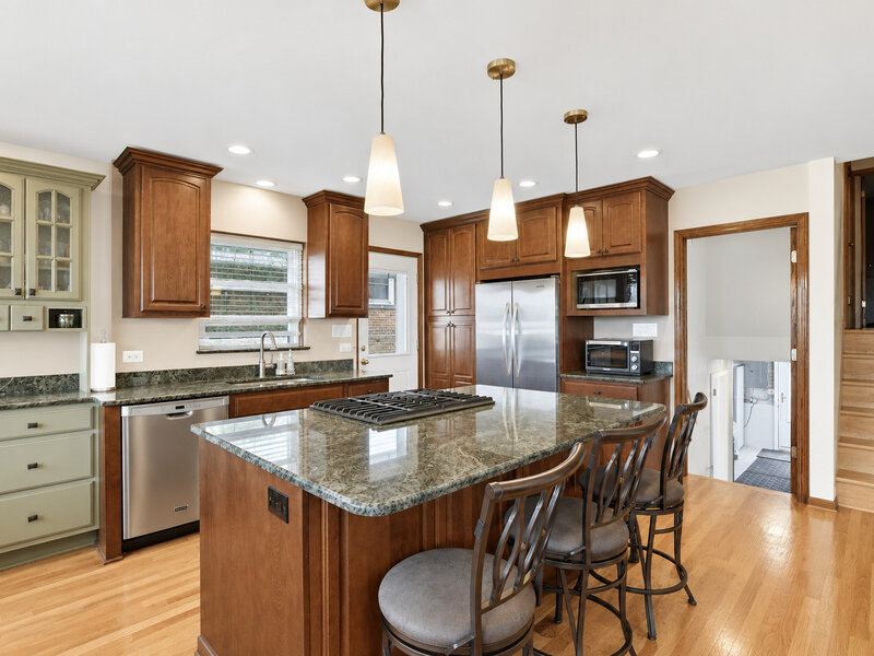 8662 N Ozark Avenue Niles IL 60714