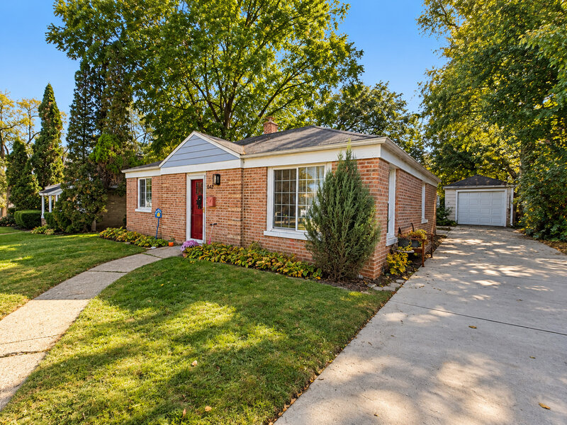 643 E Rockland Road Libertyville IL 60048