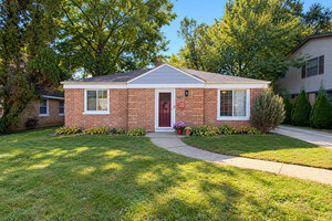 Photo of 643 E Rockland Road Libertyville IL 60048