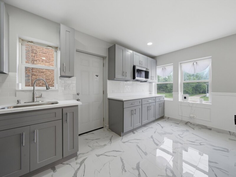 433 W 100th Street Chicago IL 60628