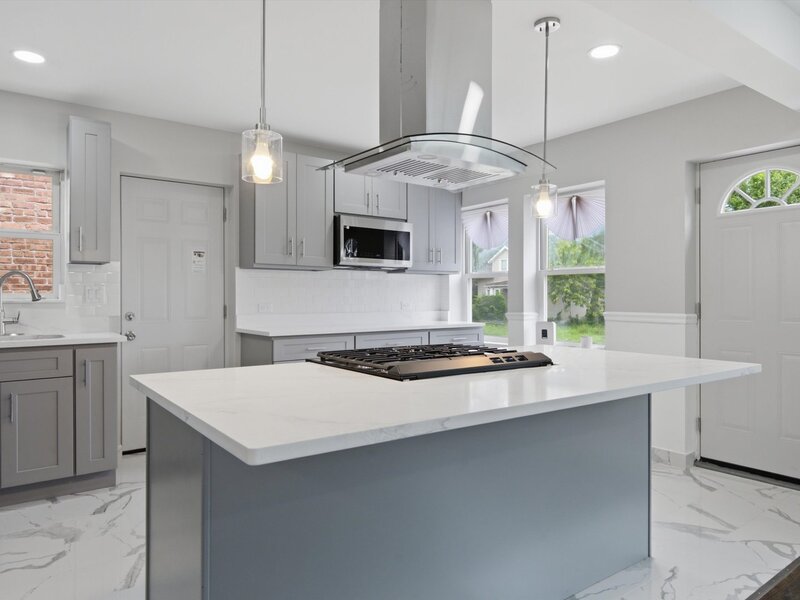 433 W 100th Street Chicago IL 60628