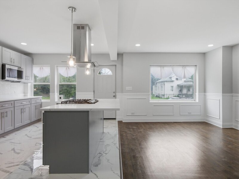 433 W 100th Street Chicago IL 60628