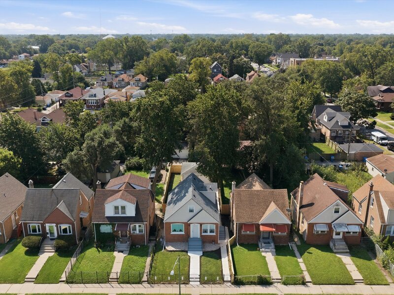 433 W 100th Street Chicago IL 60628