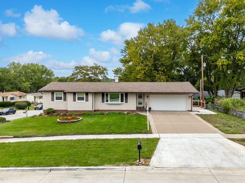 3002 29th Street Bettendorf IA 52722