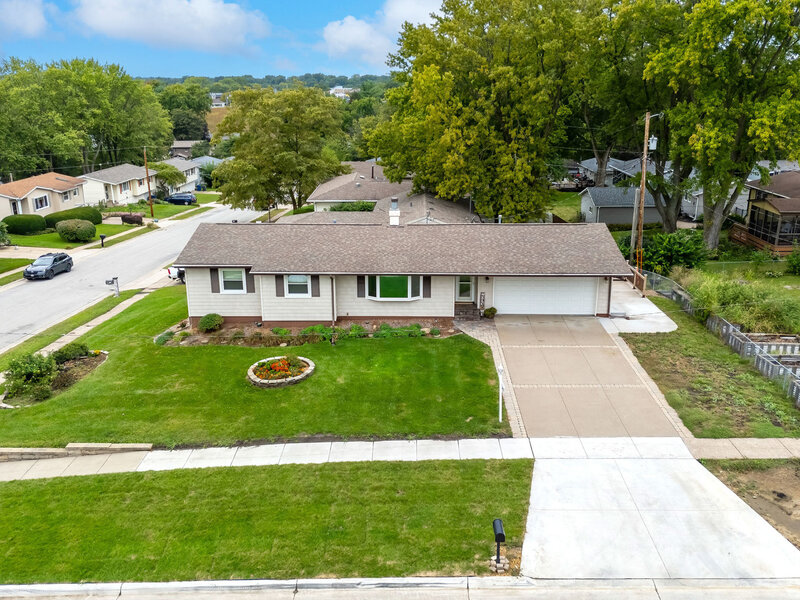 3002 29th Street Bettendorf IA 52722