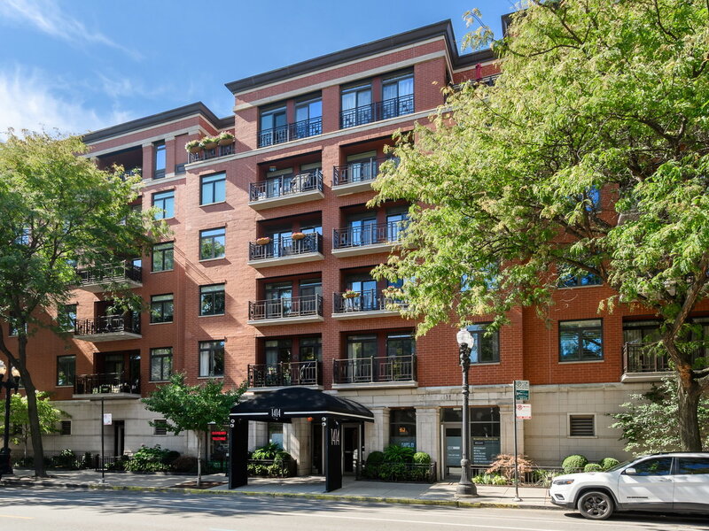 1414 N Wells Street Chicago IL 60610