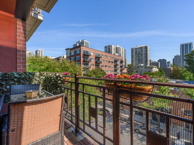 1414 N Wells Street Chicago IL 60610