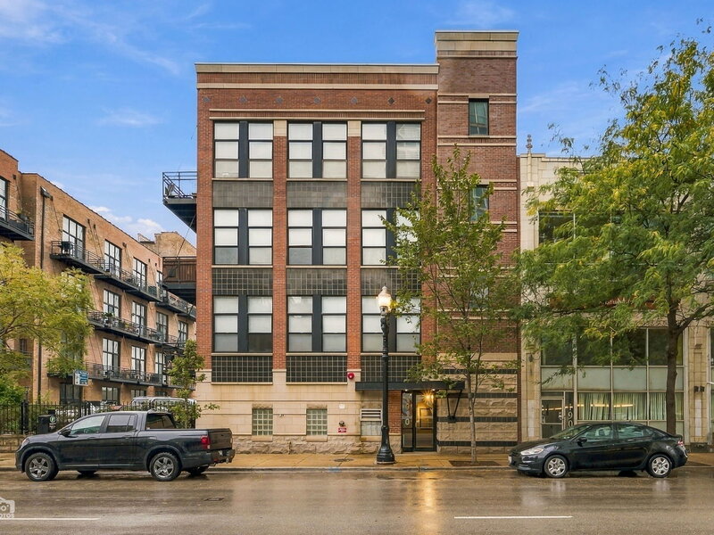 1910 S Michigan Avenue Chicago IL 60616